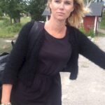 Coquine de cougar dominante pour mec qui se soumet